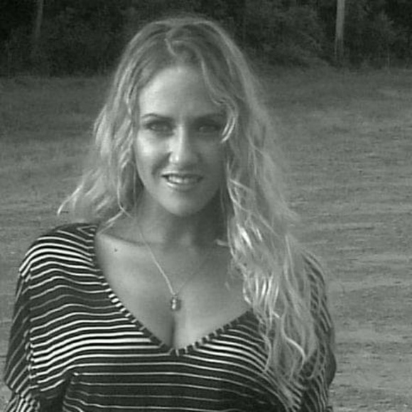 Meet your Posher, Kristel - Picture 2 of 2